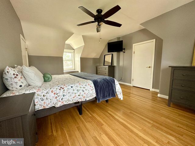 216 FERNWOOD, Folsom, PA 19033