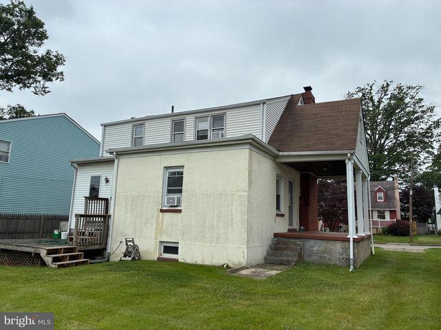216 FERNWOOD, Folsom, PA 19033