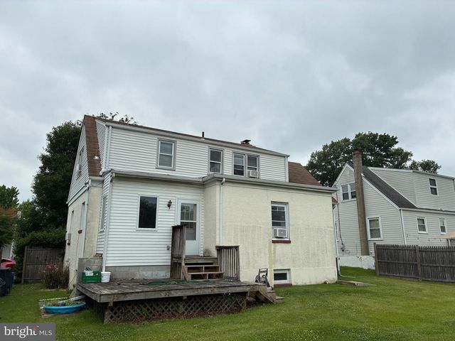 216 FERNWOOD, Folsom, PA 19033