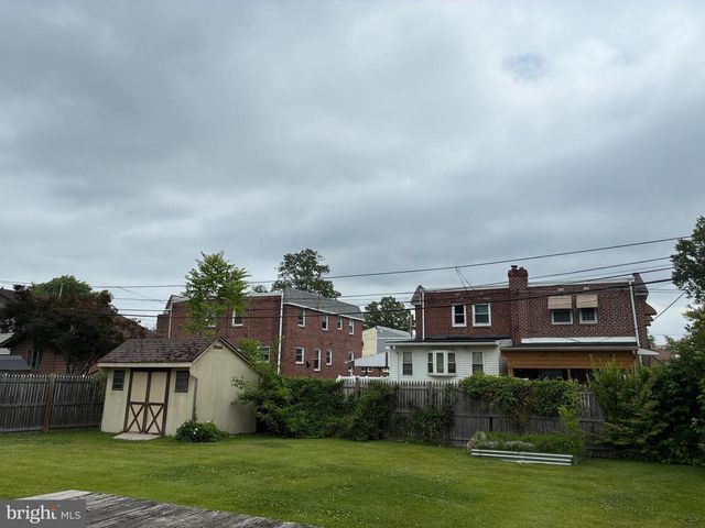216 FERNWOOD, Folsom, PA 19033