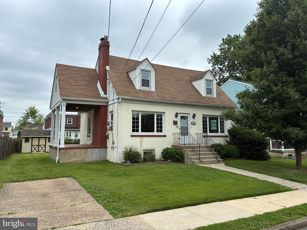 216 FERNWOOD, Folsom, PA 19033