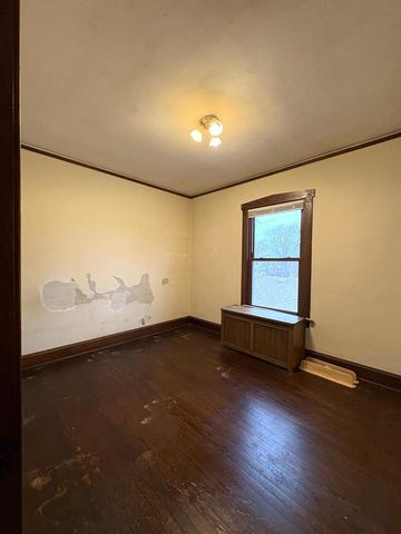 6041 N Newburg Avenue, Chicago, IL 60631