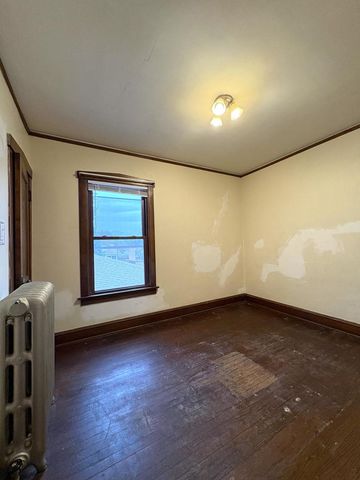 6041 N Newburg Avenue, Chicago, IL 60631