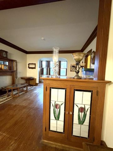 6041 N Newburg Avenue, Chicago, IL 60631