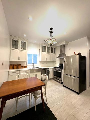 6041 N Newburg Avenue, Chicago, IL 60631