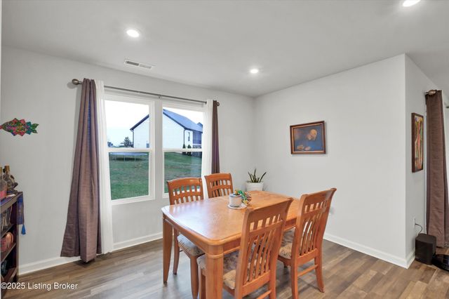 304 Summit Creek Dr, Elizabethtown, KY 42701