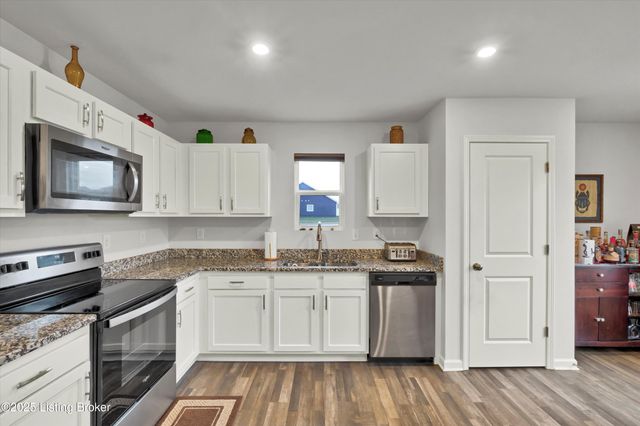 304 Summit Creek Dr, Elizabethtown, KY 42701