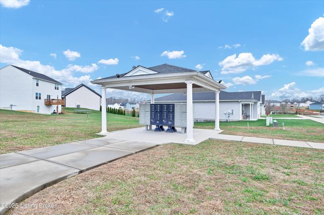 304 Summit Creek Dr, Elizabethtown, KY 42701