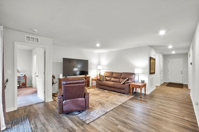 304 Summit Creek Dr, Elizabethtown, KY 42701