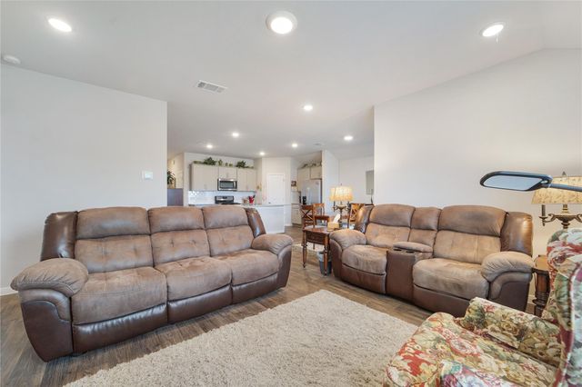 143 Callado CIR, San Marcos, TX 78666