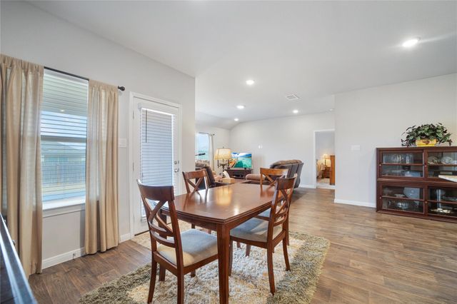 143 Callado CIR, San Marcos, TX 78666