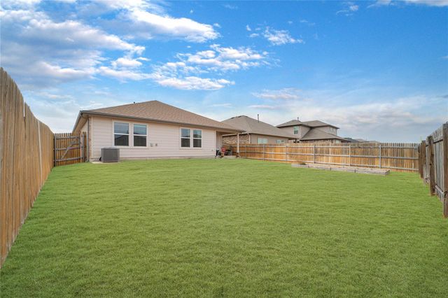 143 Callado CIR, San Marcos, TX 78666