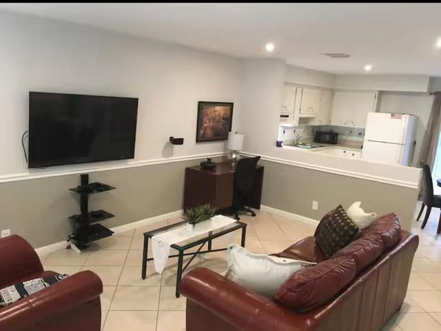5712 NE 17th Terrace 5712, Fort Lauderdale, FL 33334