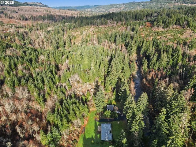 20450 ABIQUA Rd, Scotts Mills, OR 97375