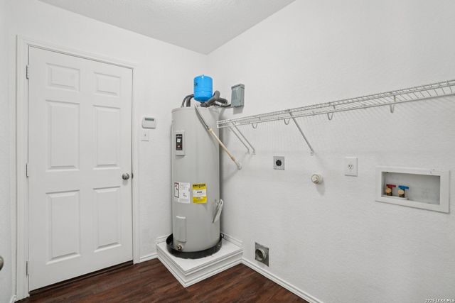 7710 Derby, Selma, TX 78154