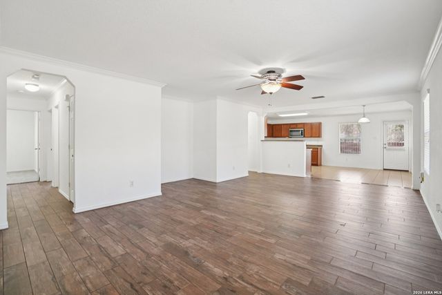 7710 Derby, Selma, TX 78154