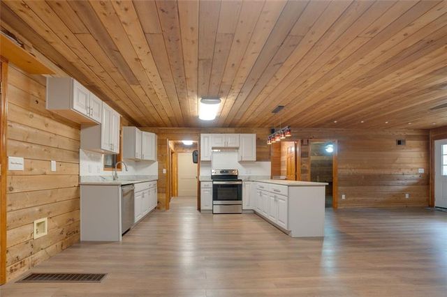 5520 HEARN Road, Ellenwood, GA 30294