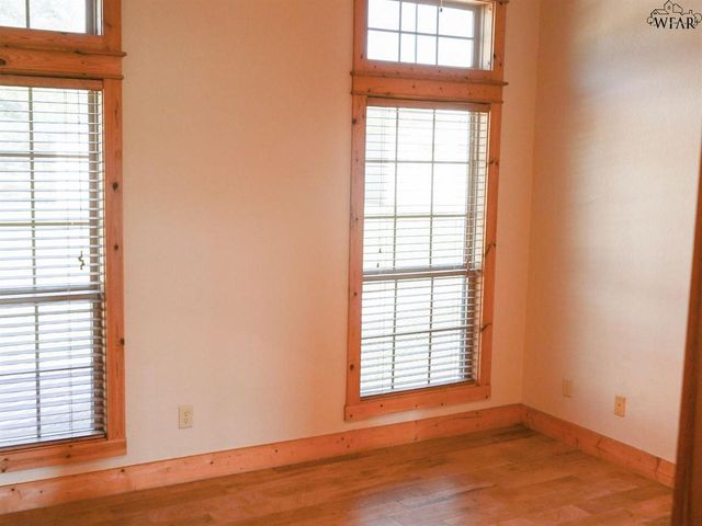 21748 S HWY 148, Henrietta, TX 76365