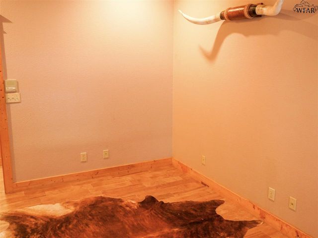 21748 S HWY 148, Henrietta, TX 76365