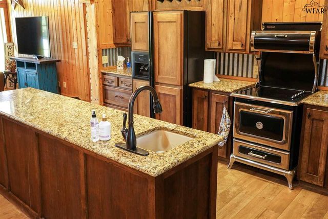 21748 S HWY 148, Henrietta, TX 76365