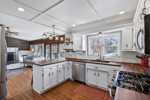 8040 172nd Street W, Lakeville, MN 55044