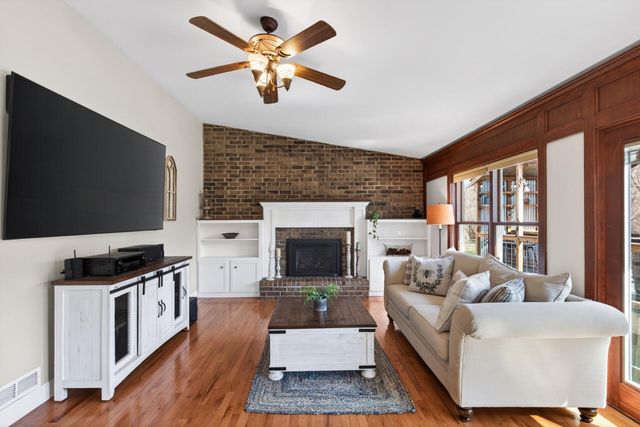 8040 172nd Street W, Lakeville, MN 55044