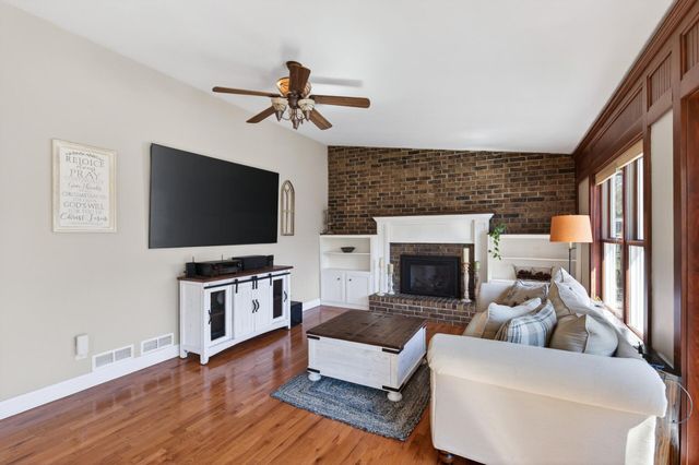 8040 172nd Street W, Lakeville, MN 55044