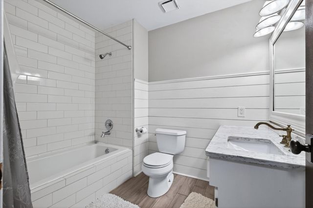 8040 172nd Street W, Lakeville, MN 55044