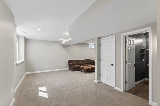 8040 172nd Street W, Lakeville, MN 55044