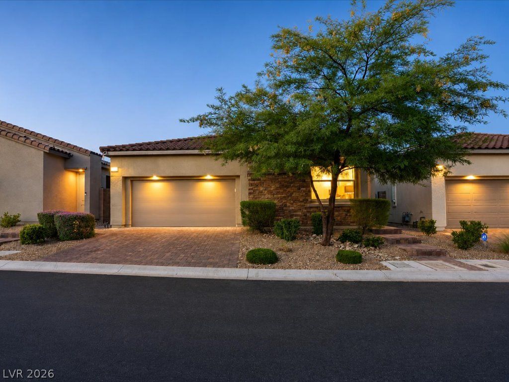 358 Nine Mile Creek Drive, Las Vegas, NV 89138 — photo 2