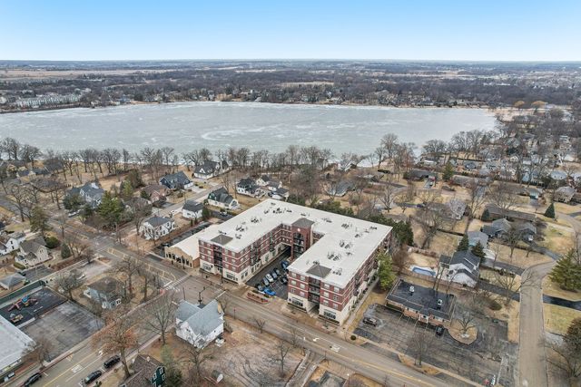 10 N Lake Street 307, Grayslake, IL 60030