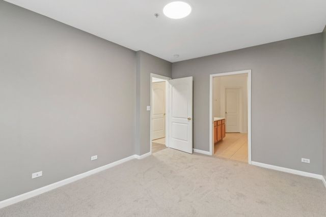 10 N Lake Street 307, Grayslake, IL 60030