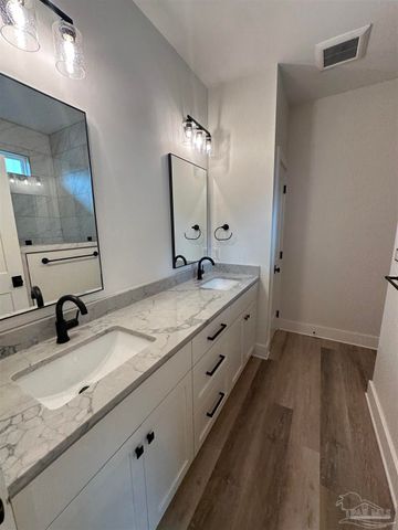 1109 E Leonard St, Pensacola, FL 32503