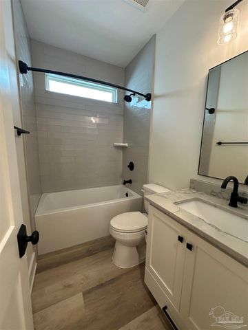 1109 E Leonard St, Pensacola, FL 32503