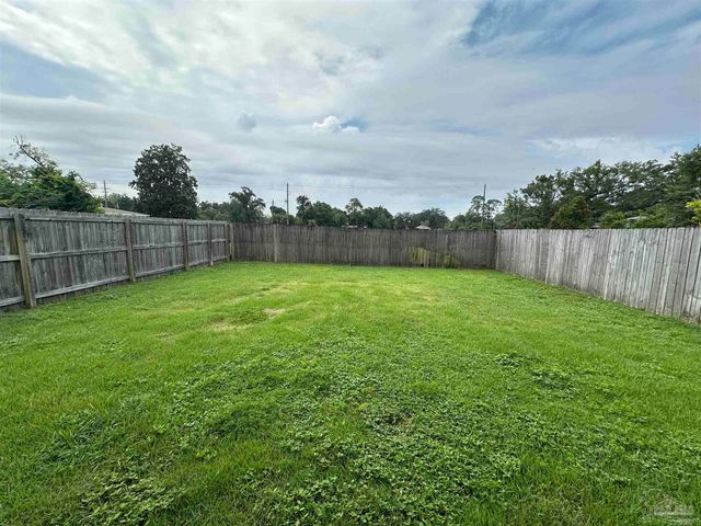 1109 E Leonard St, Pensacola, FL 32503