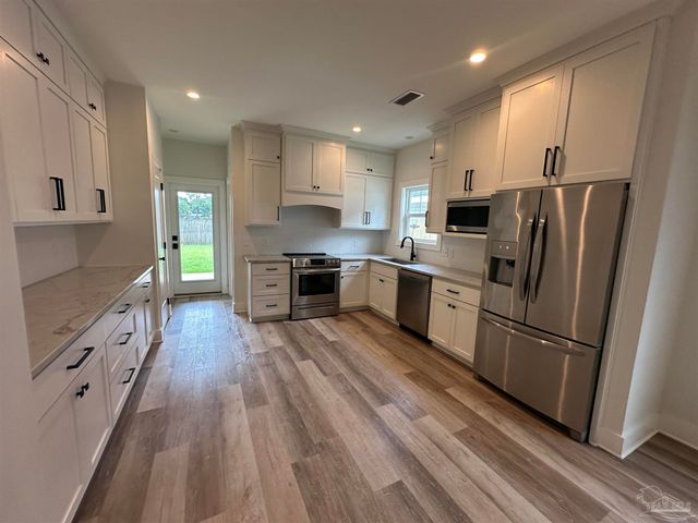1109 E Leonard St, Pensacola, FL 32503