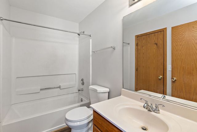 2276 Flagstone Lane, Carpentersville, IL 60110