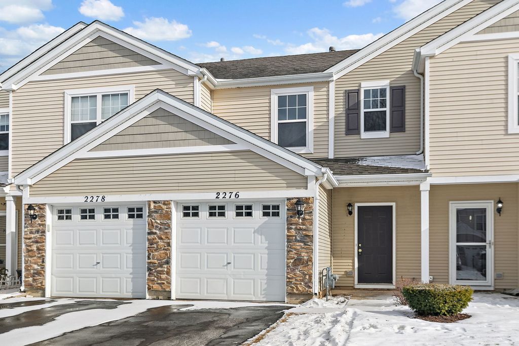 2276 Flagstone Lane, Carpentersville, IL 60110