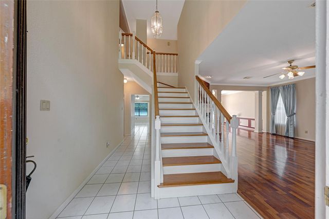 1618 Nails Creek Drive, Sugar Land, TX 77478