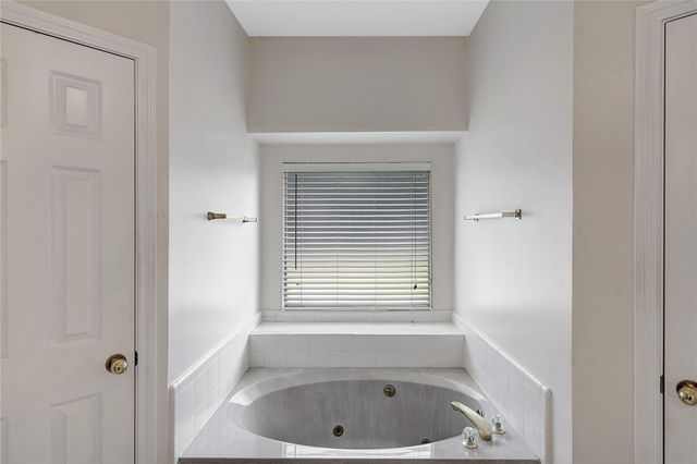 1618 Nails Creek Drive, Sugar Land, TX 77478