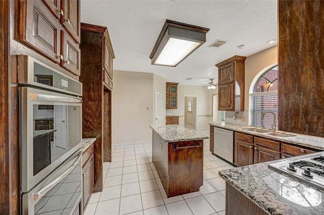 1618 Nails Creek Drive, Sugar Land, TX 77478