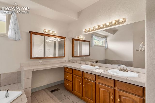 743 County Road 143, Canon City, CO 81212