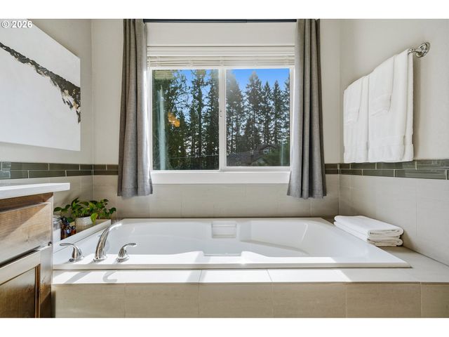 17390 AUBIN St, Sandy, OR 97055