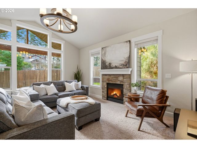 17390 AUBIN St, Sandy, OR 97055