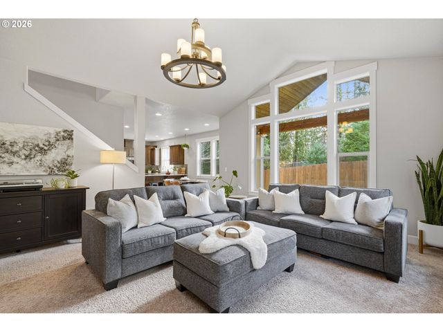 17390 AUBIN St, Sandy, OR 97055