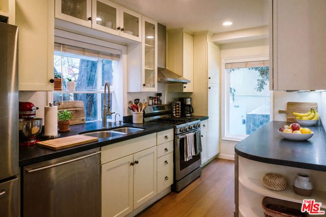 9959 Westwanda Drive, Beverly Hills, CA 90210