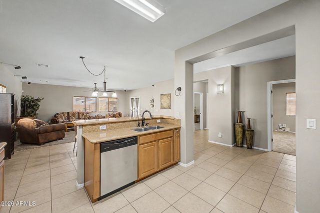 222 E MOUNTAIN VIEW Road, San Tan Valley, AZ 85143