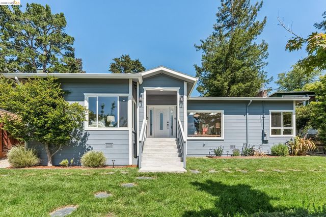 6935 Chambers Dr, Oakland, CA 94611