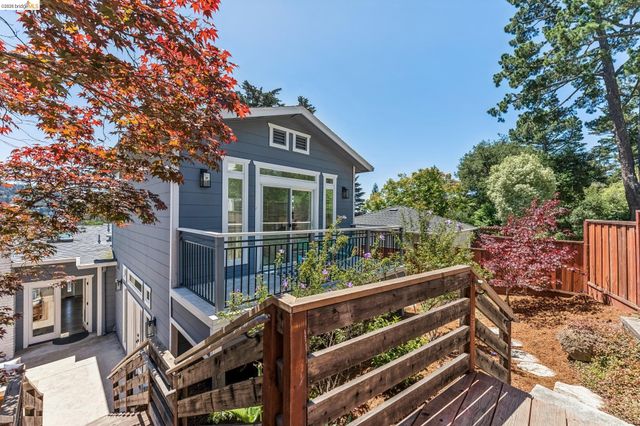 6935 Chambers Dr, Oakland, CA 94611