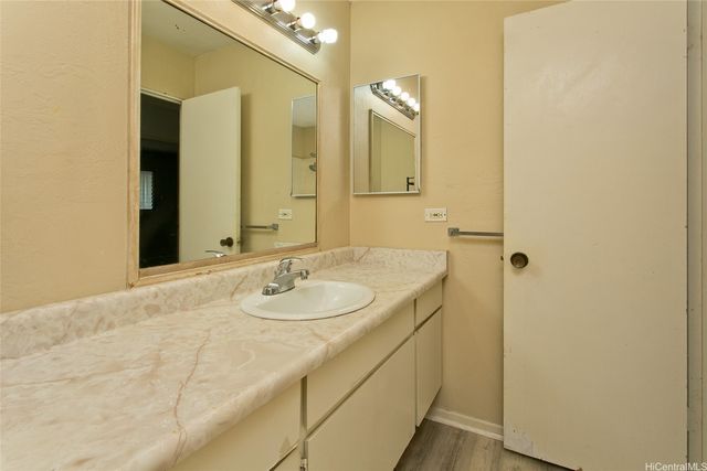 6201 Kawaihae Place D101, Honolulu, HI 96825